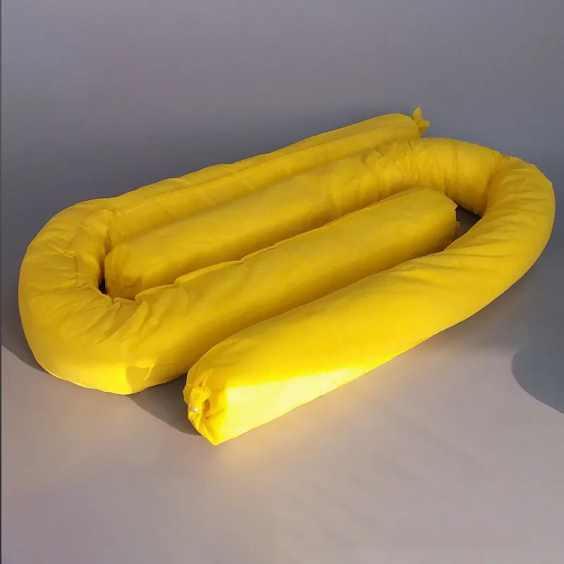 Applications of Oil-Absorbent Meltblown Nonwoven Fabric